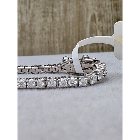 NWT - 2.5ct Moissanite Tennis Bracelet, 6.5 inches - Picture 3 of 7
